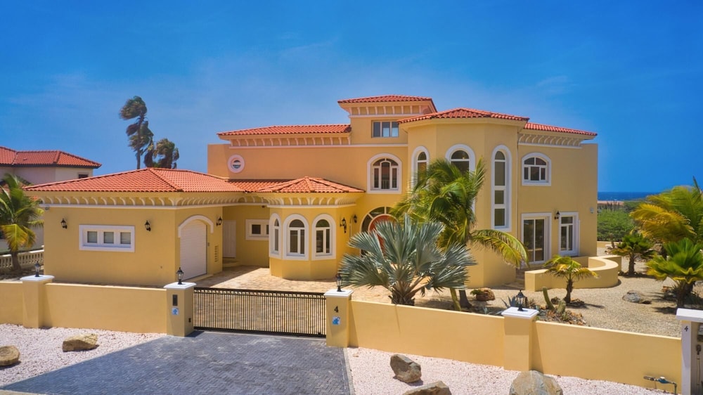 Villa photo 3