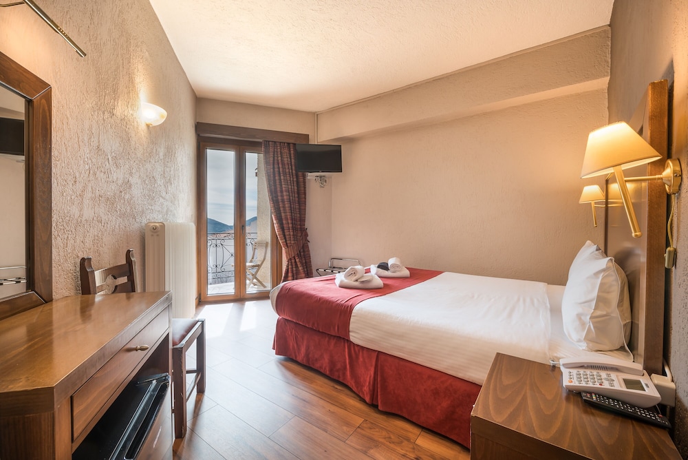 Double or Twin Room Arahova View photo 1