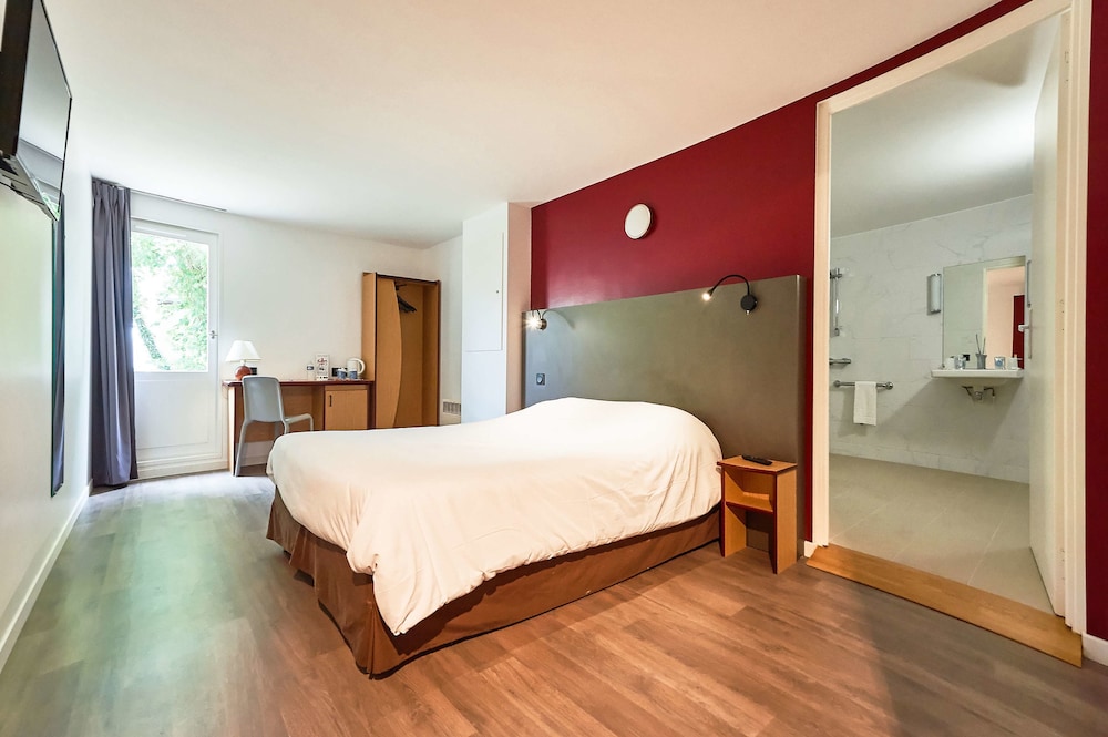 Standard Room, Multiple Beds - Photo 5