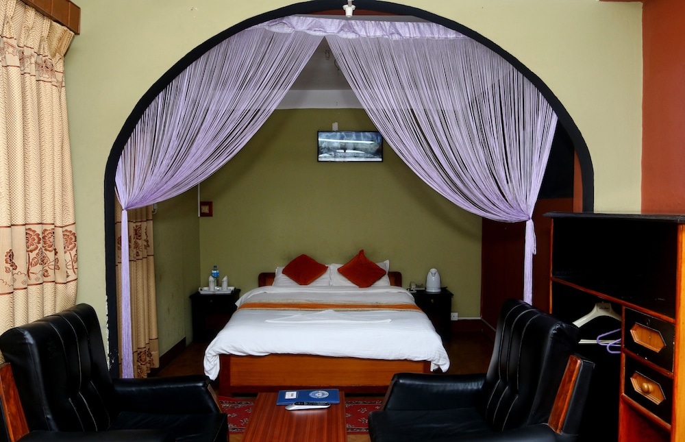 Deluxe Room, 1 Queen Bed, Smoking