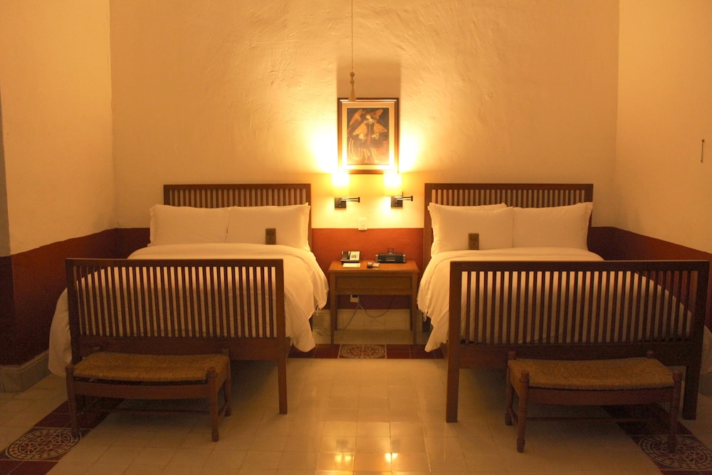Deluxe Room, 2 Queen Beds photo 3