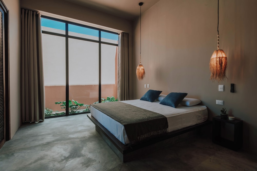 Deluxe Villa, 1 Queen Bed, Pool View photo 1