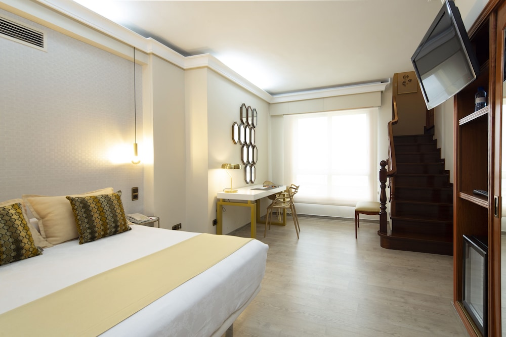 Double Room - Photo 4
