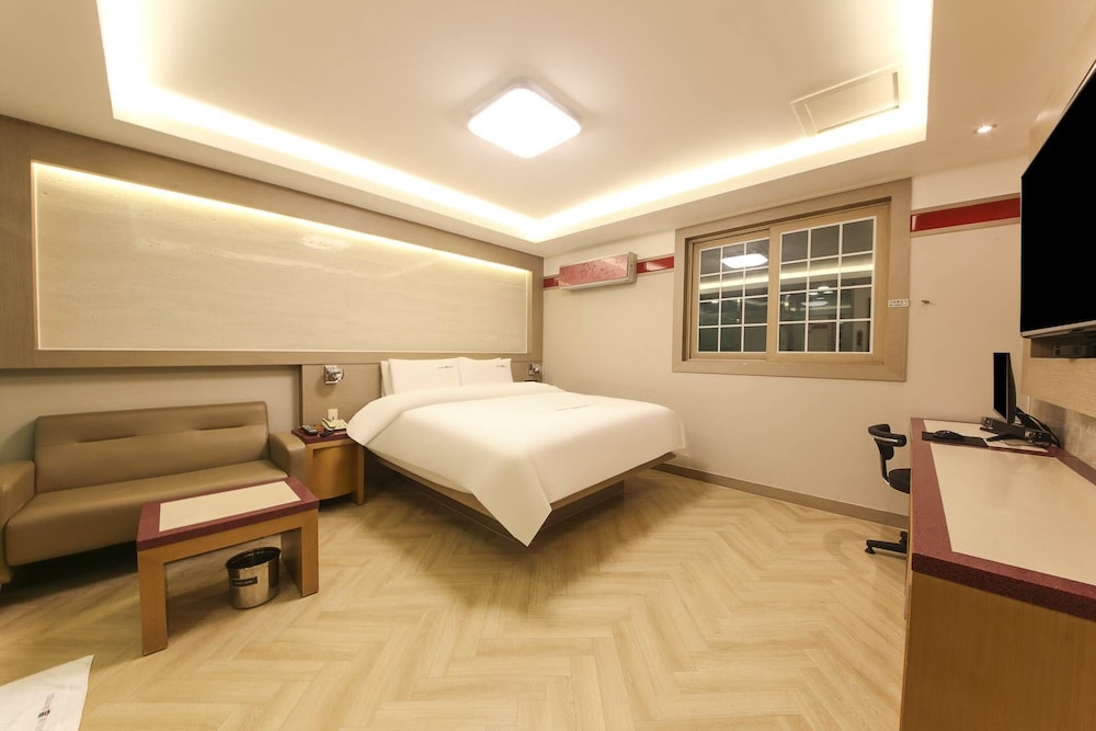 Economy Double Room photo 3