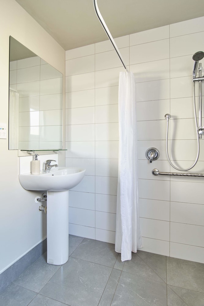 Room 2 (Private Bathroom) photo 2
