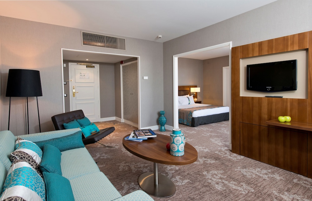 Suite, 1 Bedroom (1 King & 1 Sofa Bed)