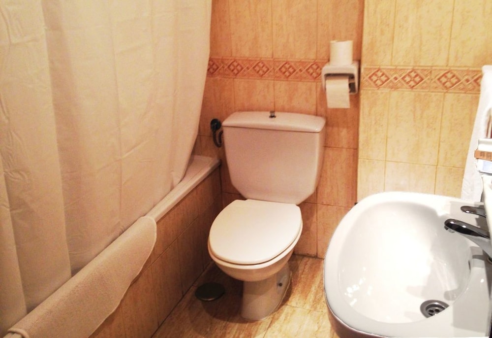Basic Double or Twin Room photo 2