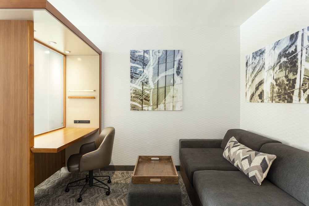 Suite, 2 Queen Beds (Hearing Accessible) - Photo 2