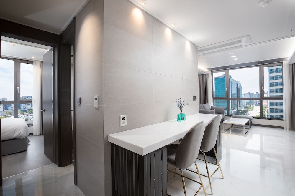 Suite Residence Double [3PM Check in] photo 3