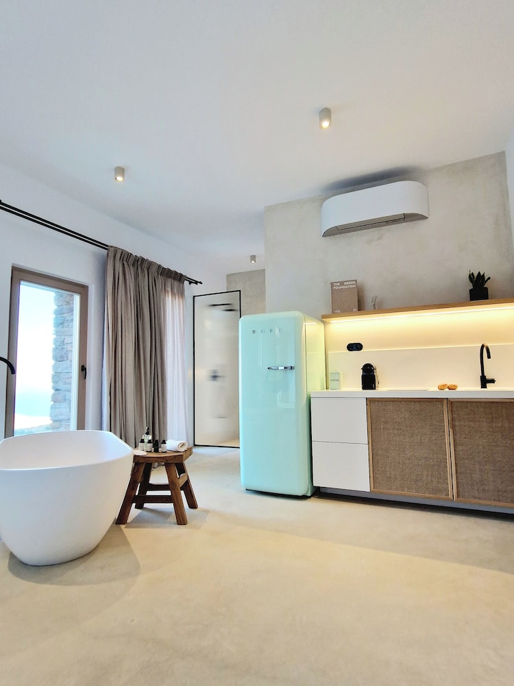 Luxury Studio Suite photo 3