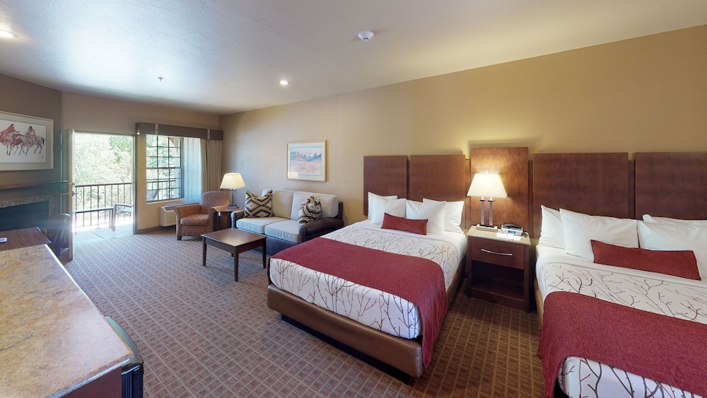 Queen Room with Two Queen Beds