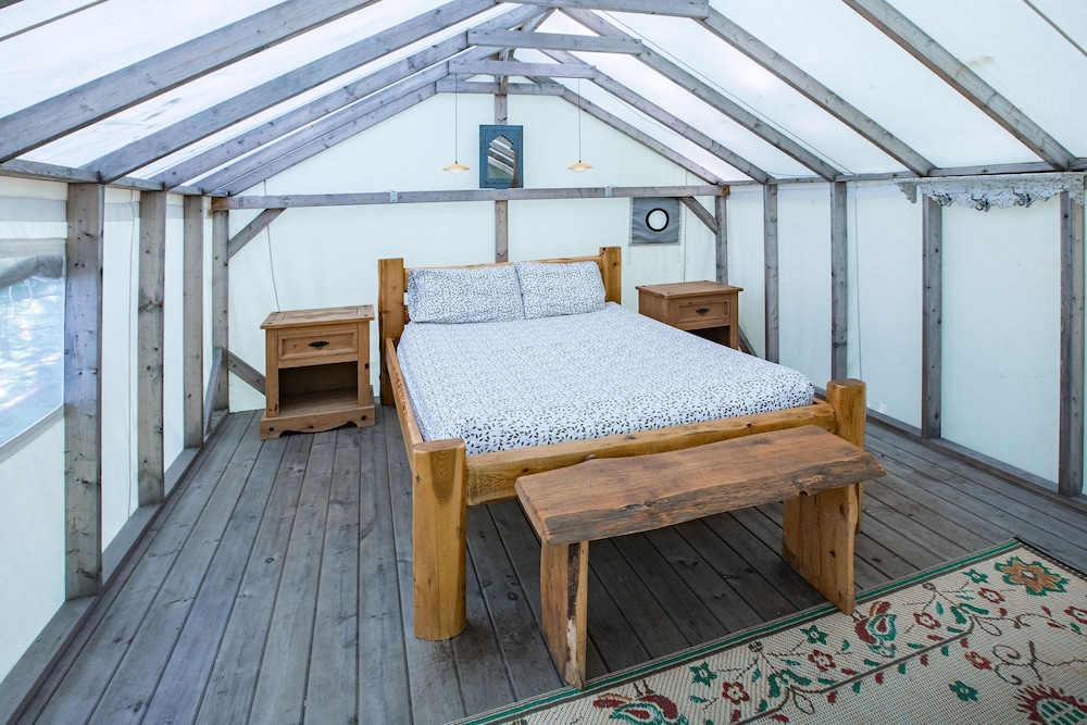 Hemlock Tent, Queen Bed photo 1