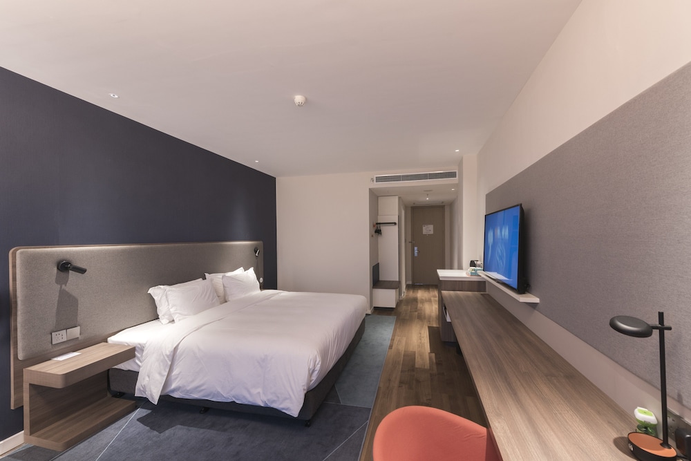 Standard Room, 1 King Bed, Mountain View