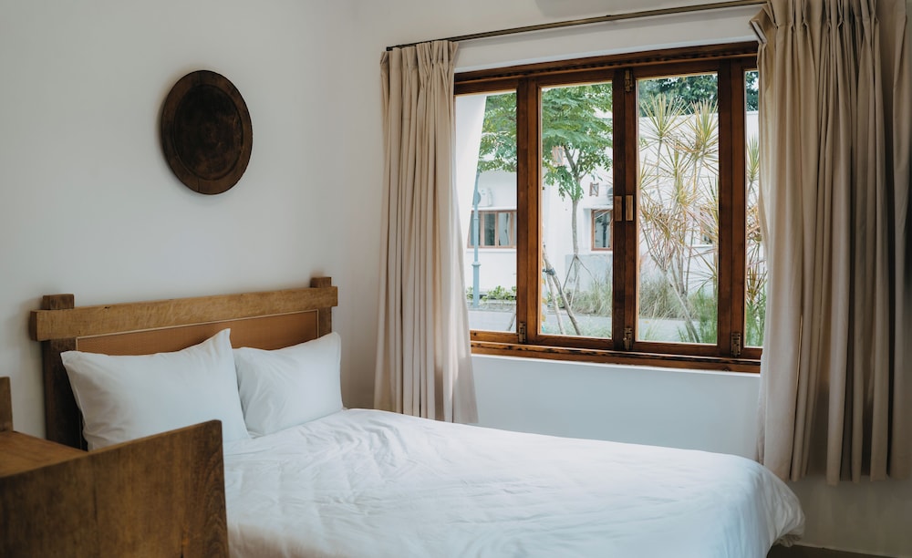 Superior Single Room, Patio, Garden View