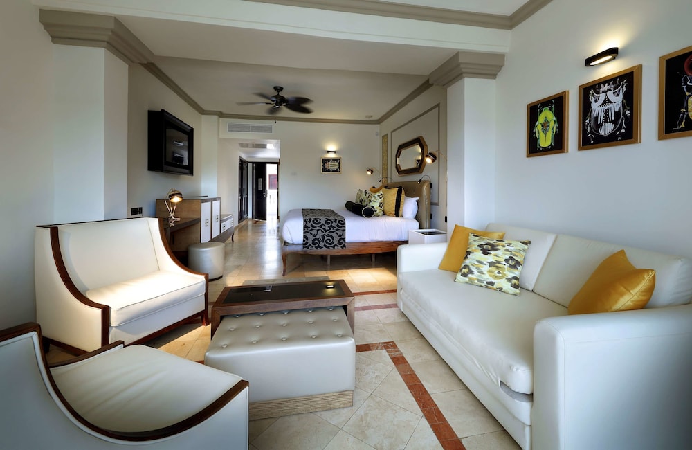 Signature Level Junior Suite