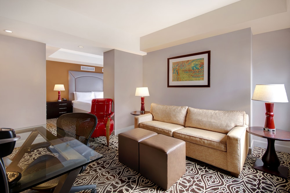 Junior Suite, 1 King Bed, Non Smoking (2 Bathrooms) - Photo 2
