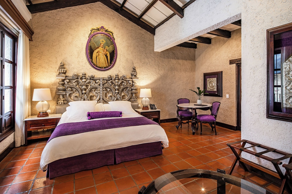 Master Suite, 1 King Bed, No. 5 & 8 photo 2