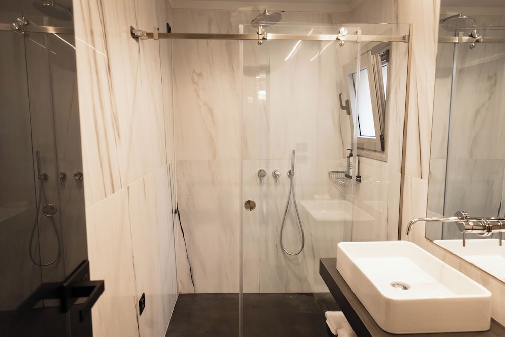 Deluxe Suite, 1 Double Bed, Sea View photo 2