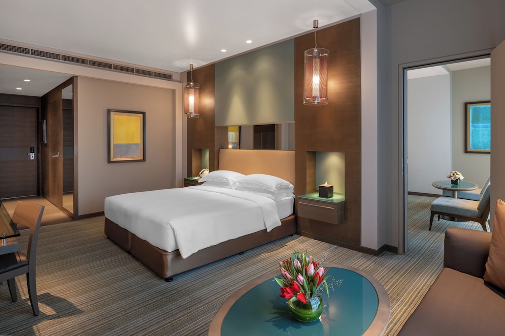Family Room, Connecting Rooms