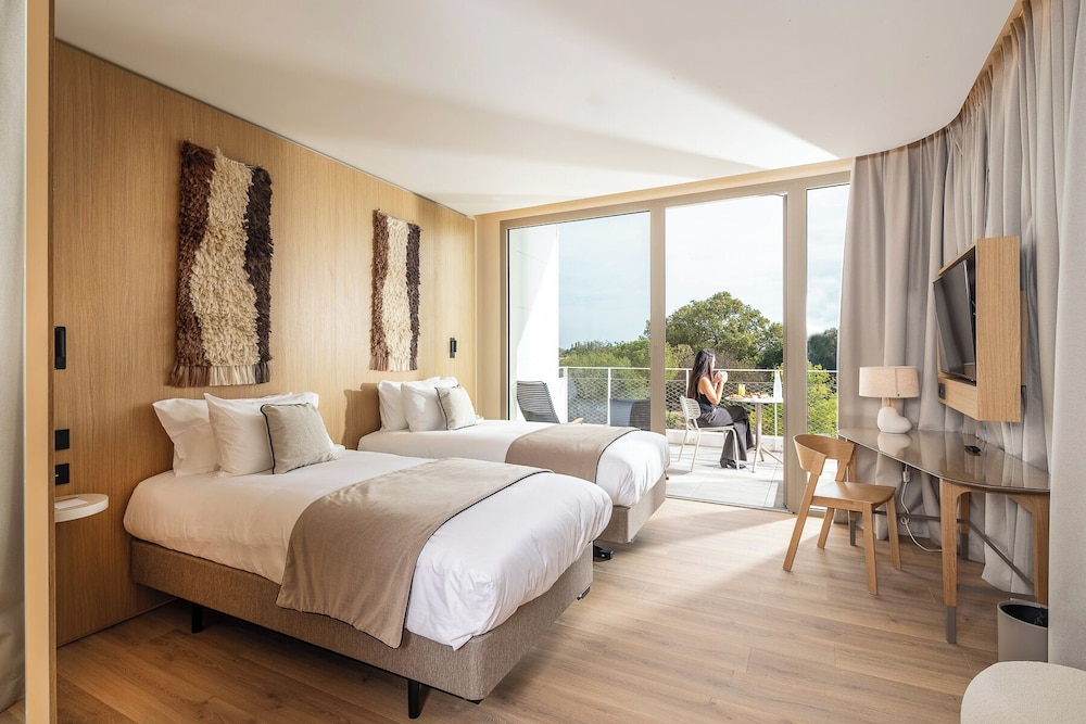 Deluxe Room, Balcony, Golf View