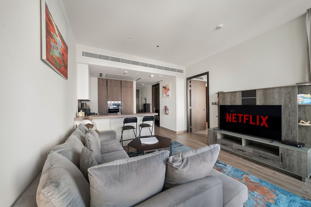 Apartment, Smoking