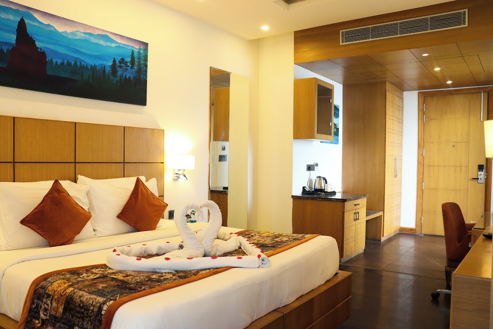 Queen Jacuzzi Suite - Photo 1