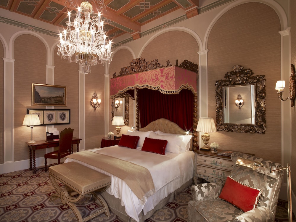 Premium King Room with One King Bed (Non Smoking) - Photo 5
