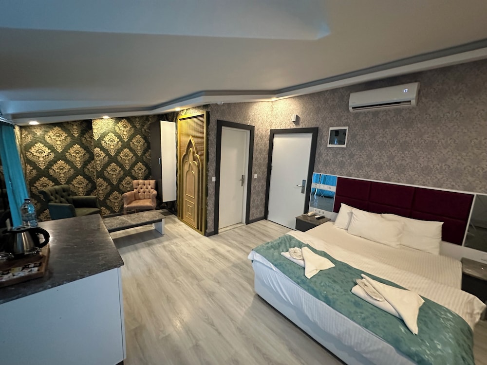 Superior Triple Room, City View