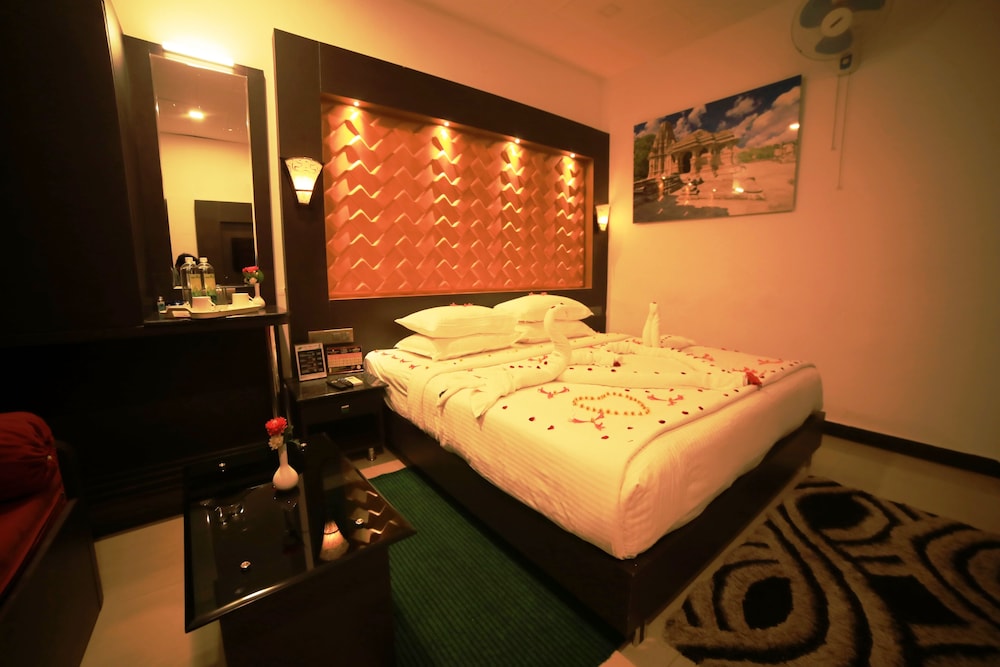 Deluxe Room with Balcony A/c photo 2