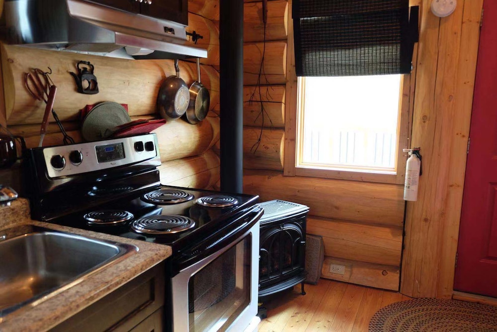 Midnight Sun Cabin photo 2