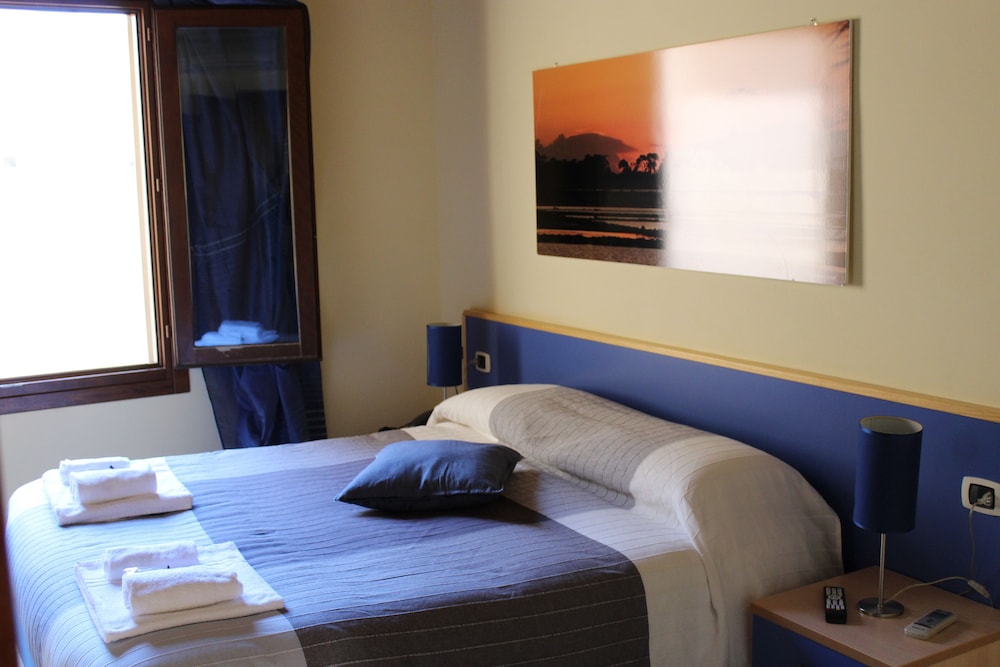 Family Apartment, 2 Bedrooms - Photo 6