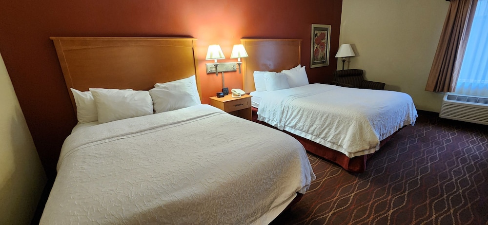 2 Queen Beds - Photo 3