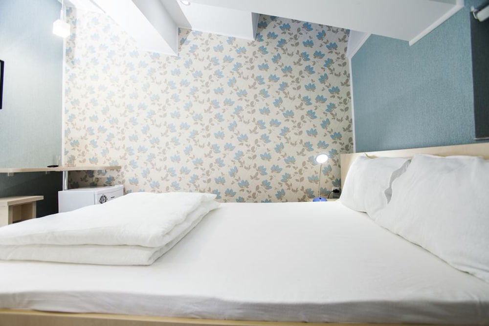 Superior Single Room, 1 Queen Bed, Non Smoking photo 2