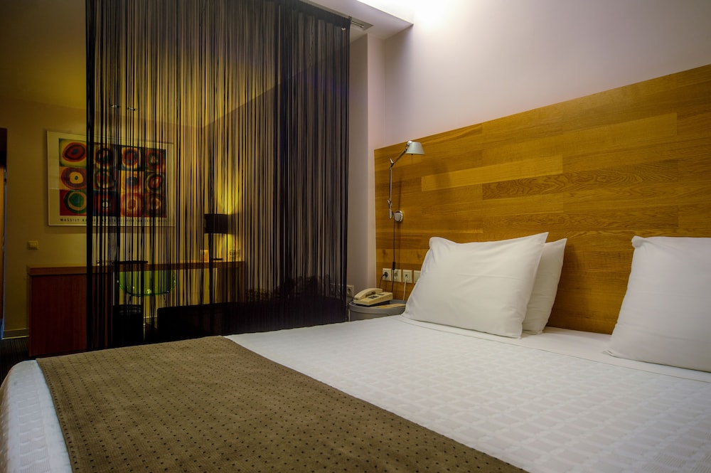 Executive Room - Photo 2