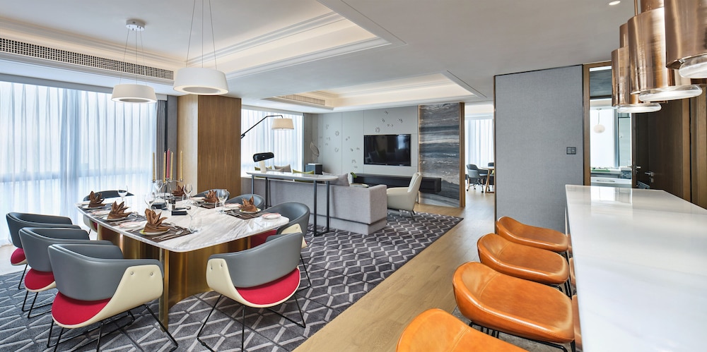 Suite, 1 Bedroom (High Floor) - Photo 1