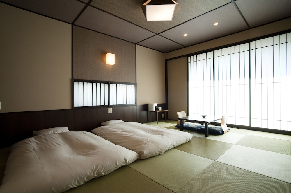Japanese style room with an outdoor bathroom, Smoking