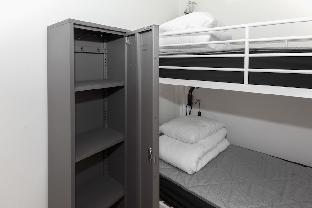 Twin Room, No Windows (Budget)