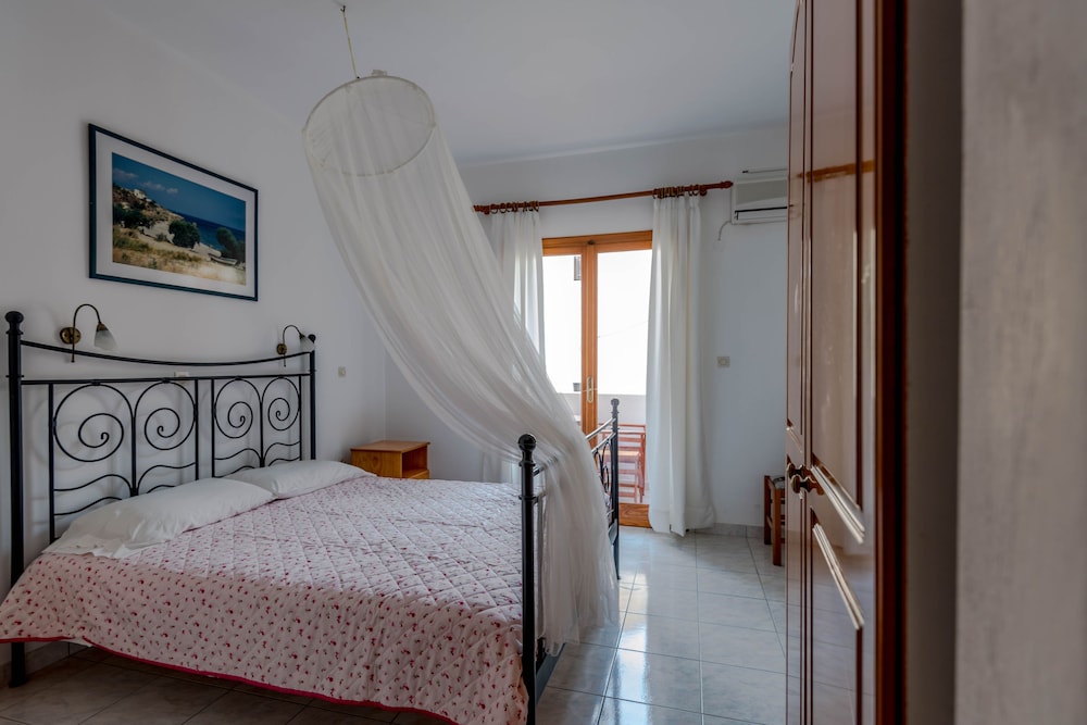 Standard Double or Twin Room photo 3