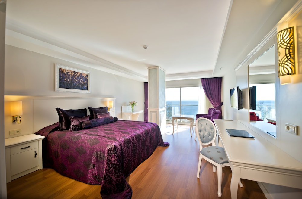 Deluxe Room, Sea View - Photo 12