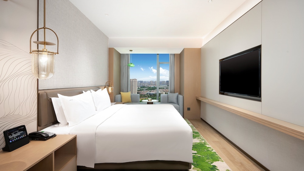 Suite, 1 King Bed (Living Area)