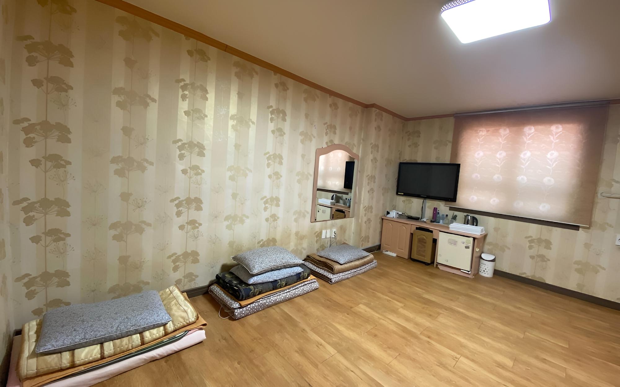 Room (Ondol-Special Room)
