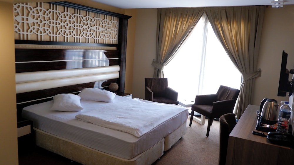 Classic 4 Person Room/Double Room With 2 beds photo 1