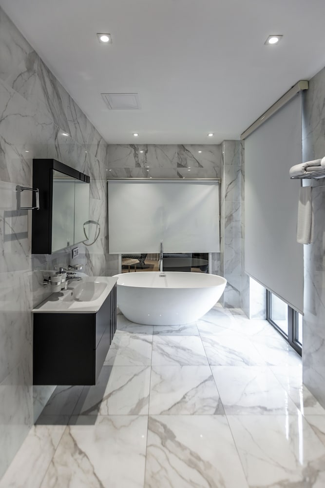 Suite With Terrace - Photo 4