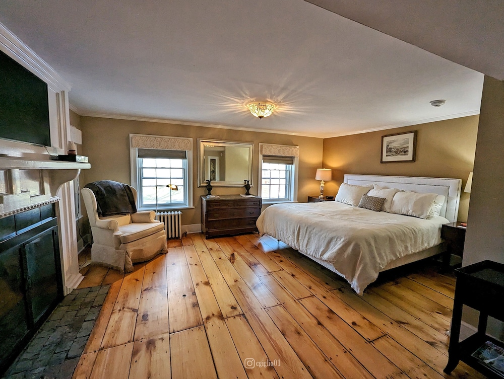 Arcarian, Luxury King, Clawfoot Tub