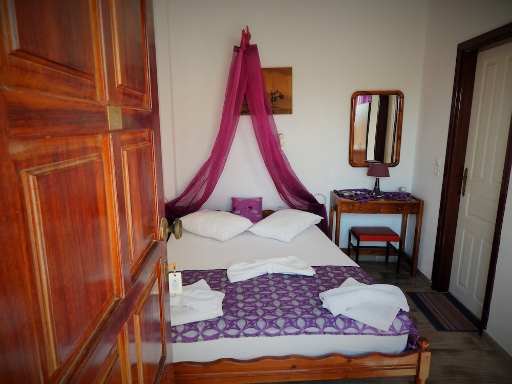 Family Apartment, 2 Bedrooms, Partial Sea View (2-3)