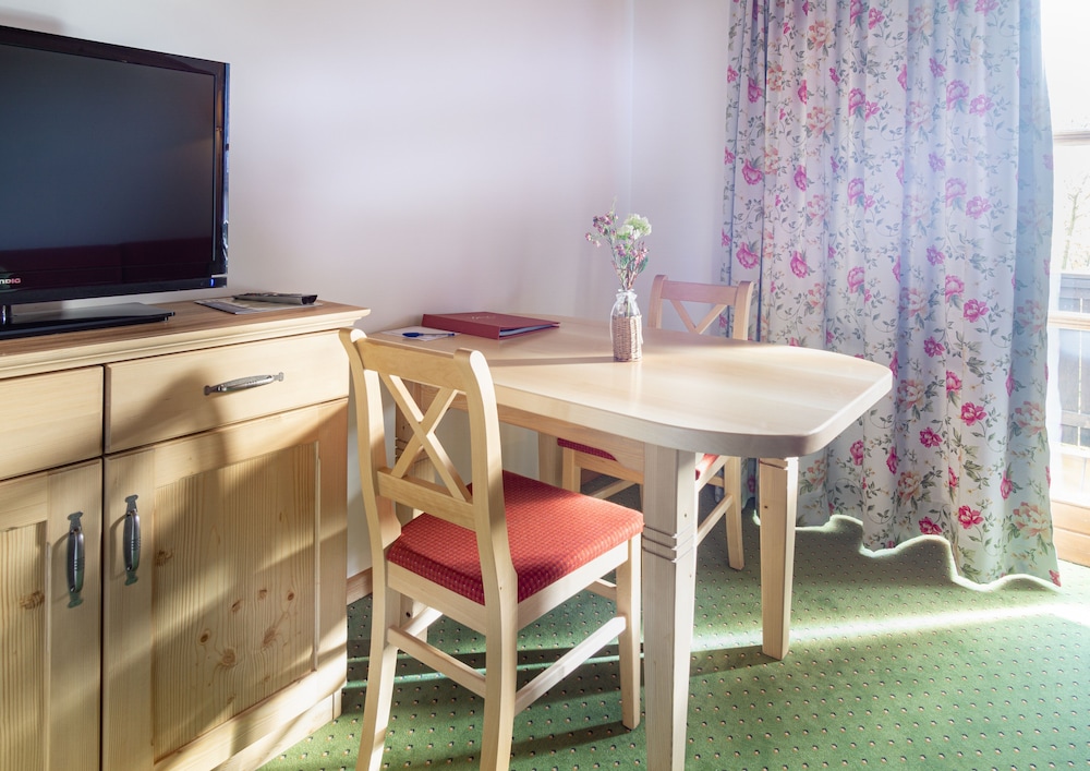 Standard Apartment, 1 King Bed (Single Use), photo 6