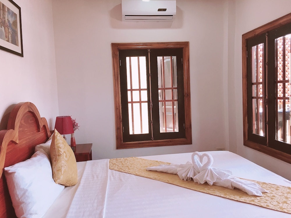 Interconnecting Room with Private Balcony - Photo 3