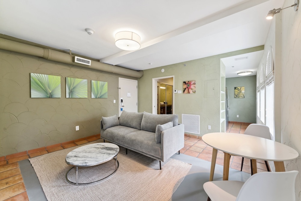 Double Queen Suite (Self Check-in)