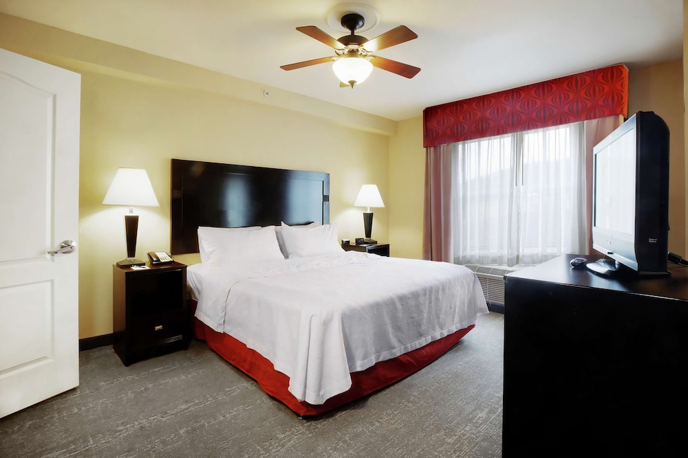 Suite, 1 King Bed, Accessible (Hearing) - Photo 1