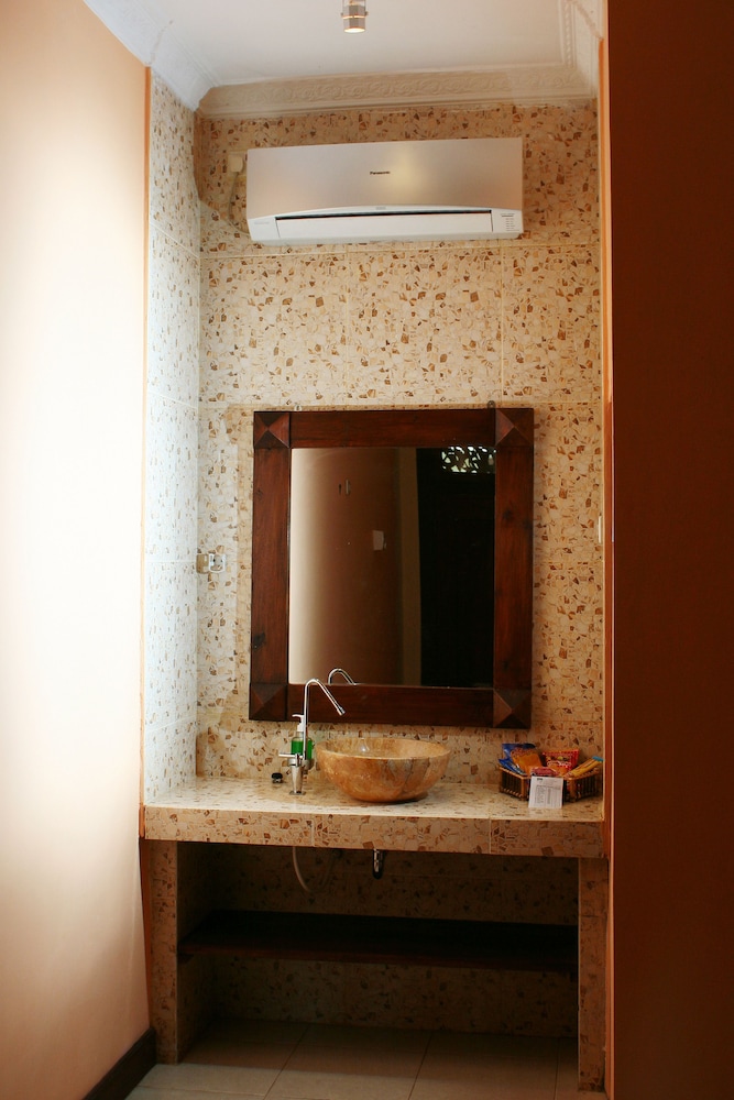 Deluxe Double Room - Photo 12